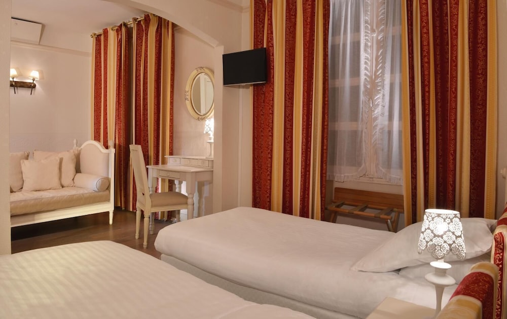 Standard Twin Room photo 1