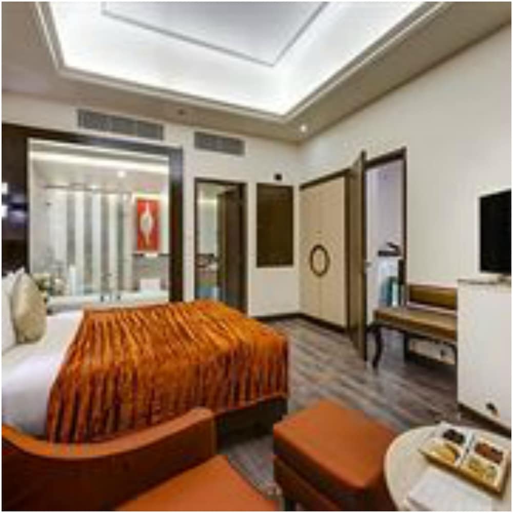 Presidential Suite photo 1