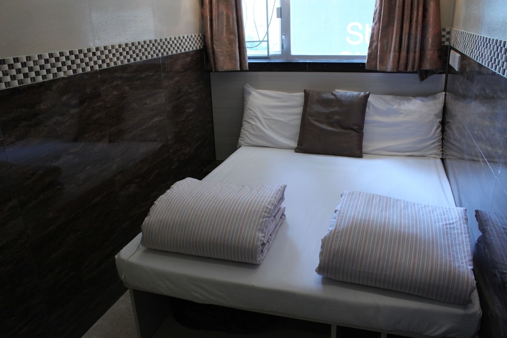 Standard Double Room, No Windows photo 2