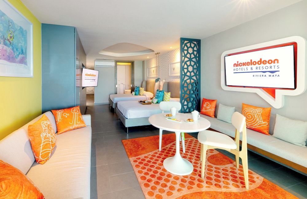 Penthouse, Oceanfront (SWIM-UP QUEEN SUITE) - Photo 1