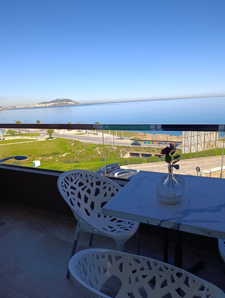 Family Apartment, Balcony, Beach View photo 2