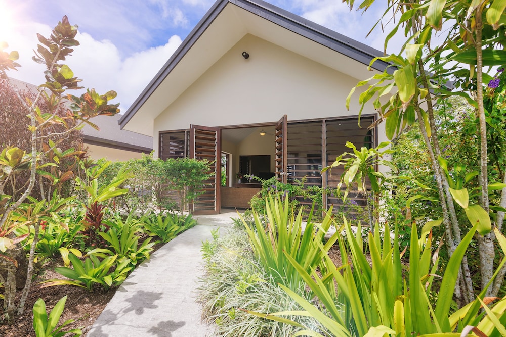 Standard Apartment, Private Pool, Garden View - Photo 3