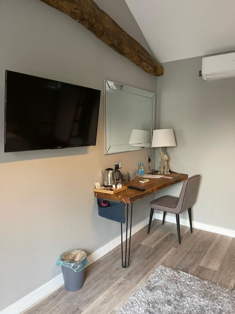 Deluxe Double or Twin Room, Ensuite (Double) - Photo 2