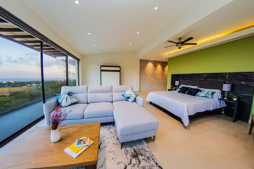 Villa photo 1