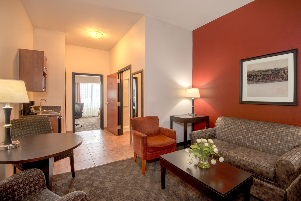 Suite, 1 Bedroom - Photo 2