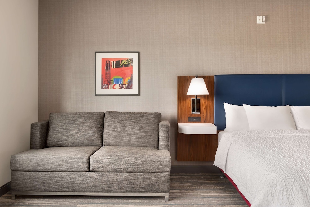 Room, 1 King Bed with Sofa bed, Accessible (Mobility & Hearing) - Photo 1