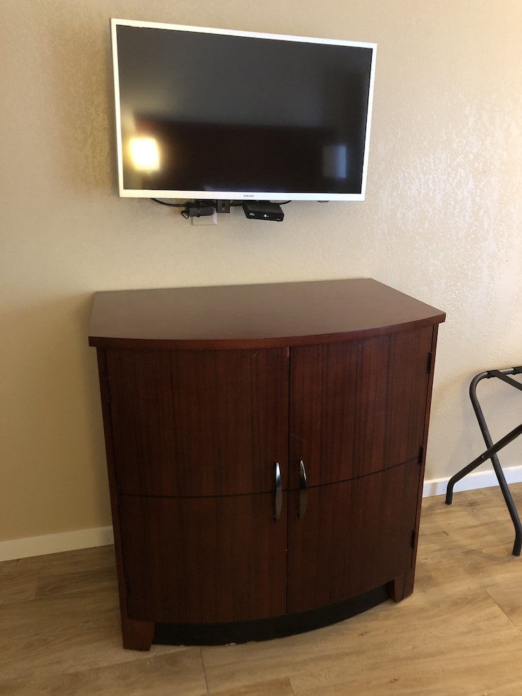 Deluxe Double Room Single Use, 2 Queen Beds photo 2