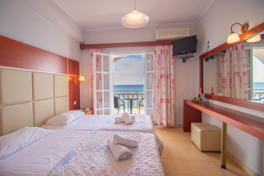 Standard double or Twin room, sea view