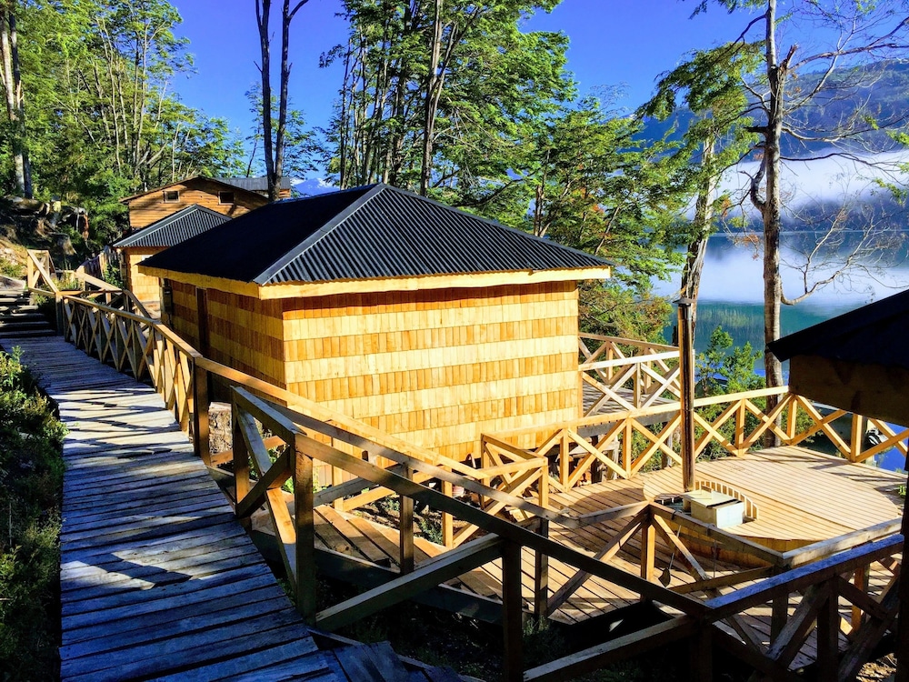 Luxury Twin Room, 2 Twin Beds, Lake View photo 3
