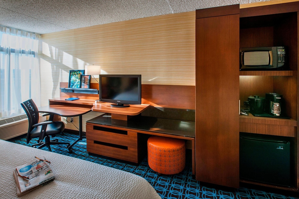 Room, 2 Queen Beds (Hearing Accessible) - Photo 4