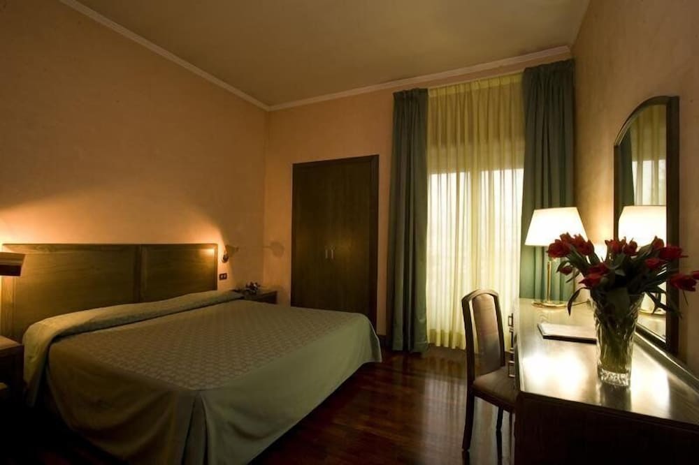 Deluxe Double Room Single Use, Balcony