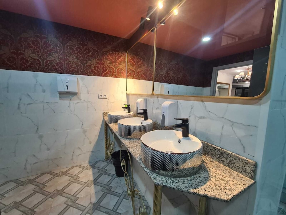 Basic Shared Dormitory, Shared Bathroom photo 2