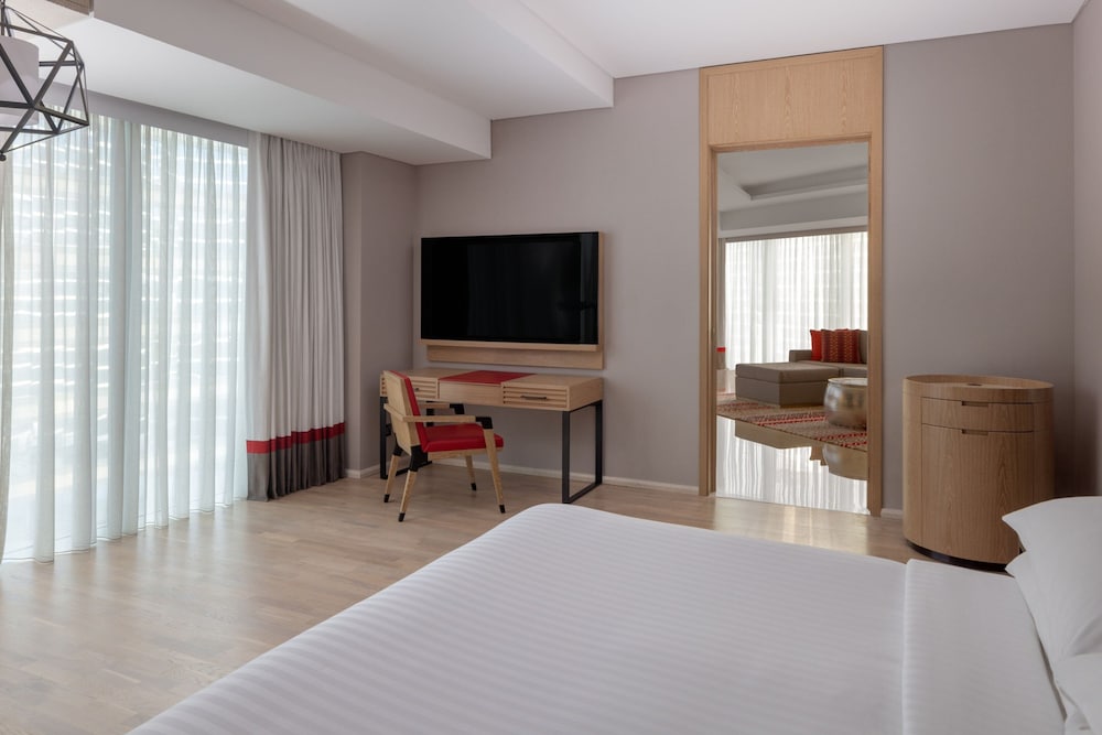 Suite, 1 Bedroom, City View