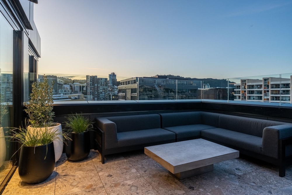 Luxury Penthouse, City View (4 King Beds) - Photo 29