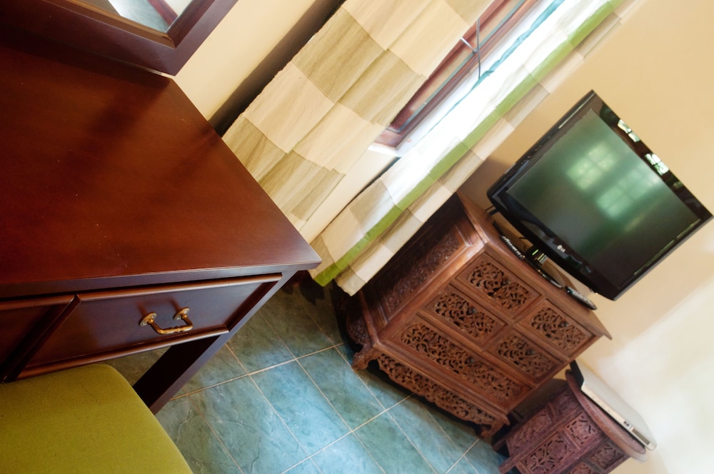 Family Room photo 3