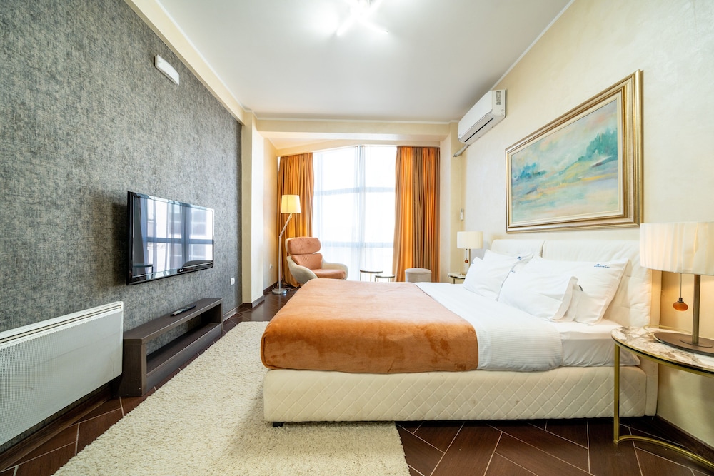 Studio Suite photo 1