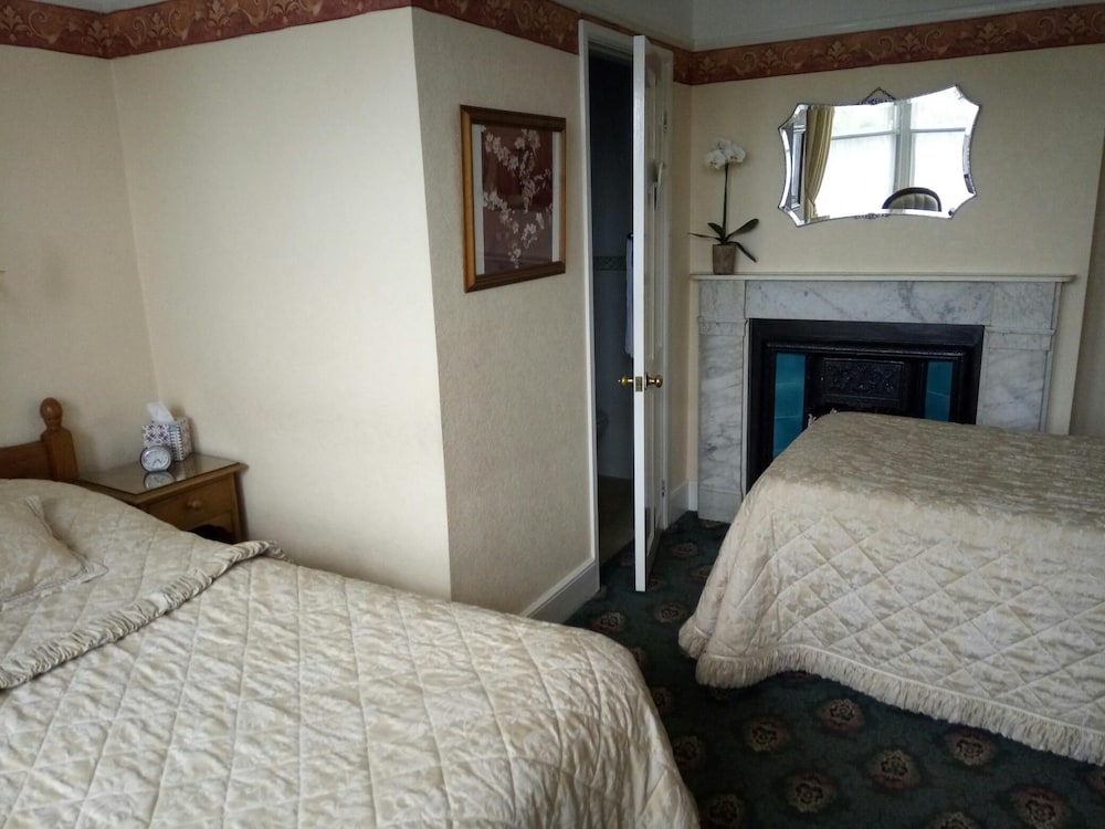 Traditional Triple Room photo 3
