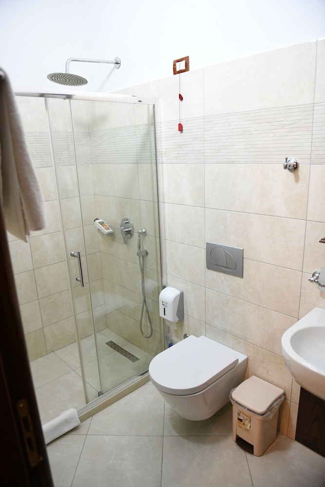 Deluxe Triple Room photo 3
