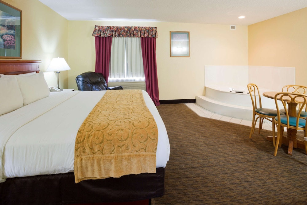 Deluxe Suite, 1 King Bed, Non Smoking