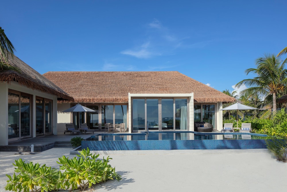 Three bedroom sunset beach villa with private pool & free access to VIP seaplane lounge on arrival