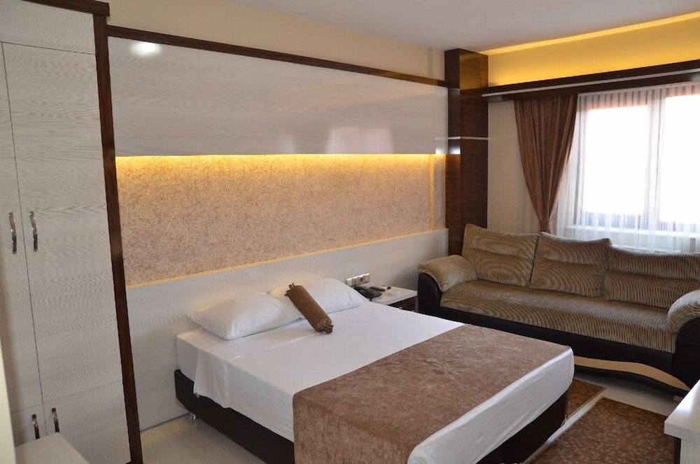 Standard Double or Twin Room photo 1