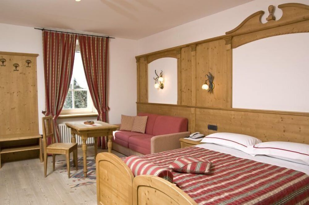 Superior Double or Twin Room photo 3