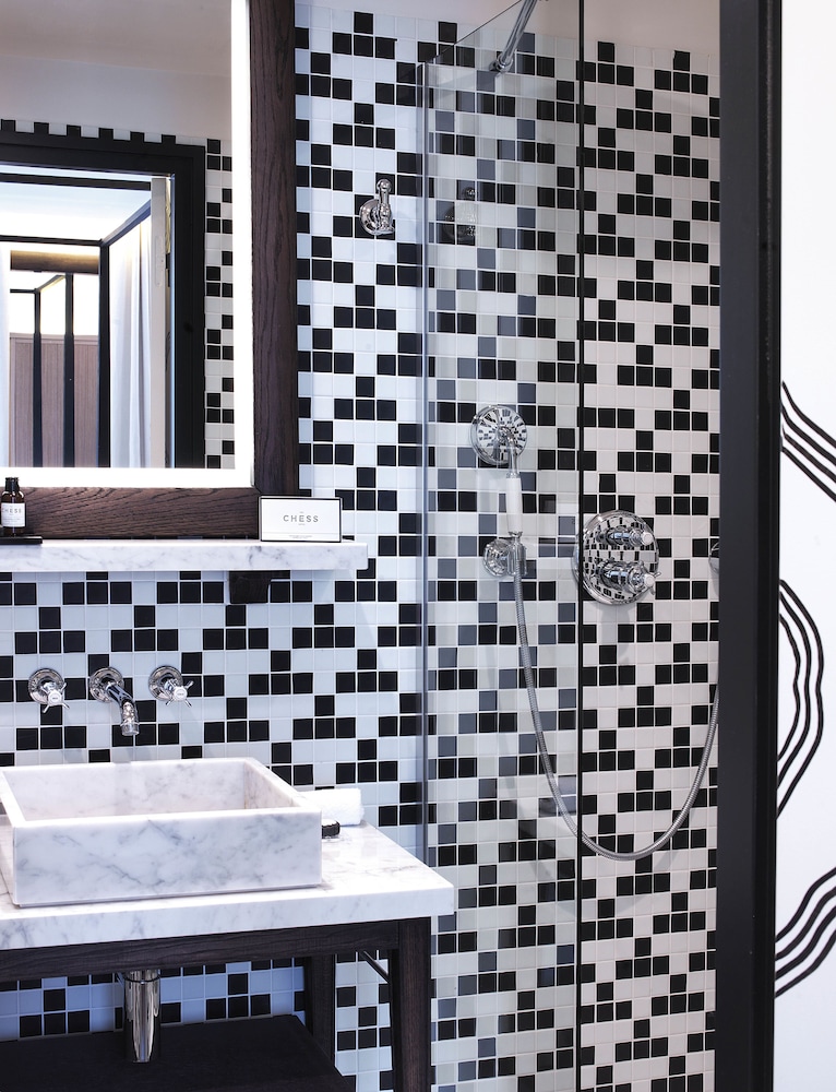 The Chess Hotel bathroom photo