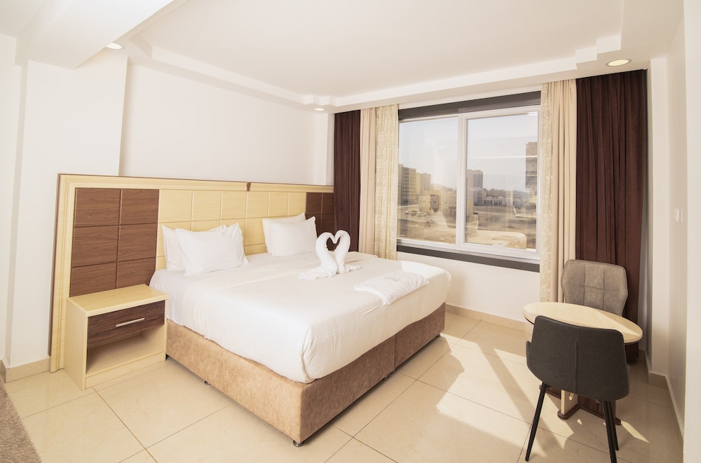 Economy Double Room, 1 King Bed, City View photo 1