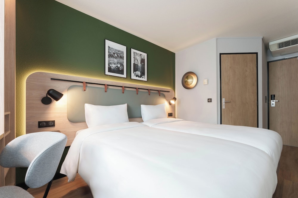 Standard Room, 2 Twin Beds - Photo 3