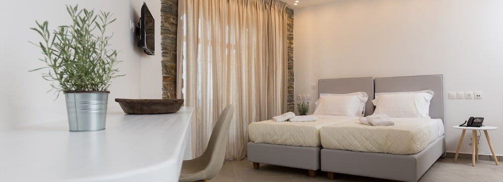 Comfort Double or Twin Room, Partial Sea View photo 3
