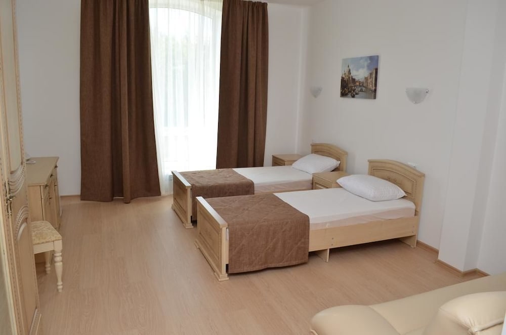 Standard Twin Room, 2 Twin Beds, Non Smoking photo 1