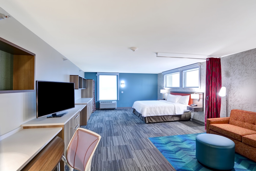 Studio, 1 King Bed, Accessible, Bathtub photo 1