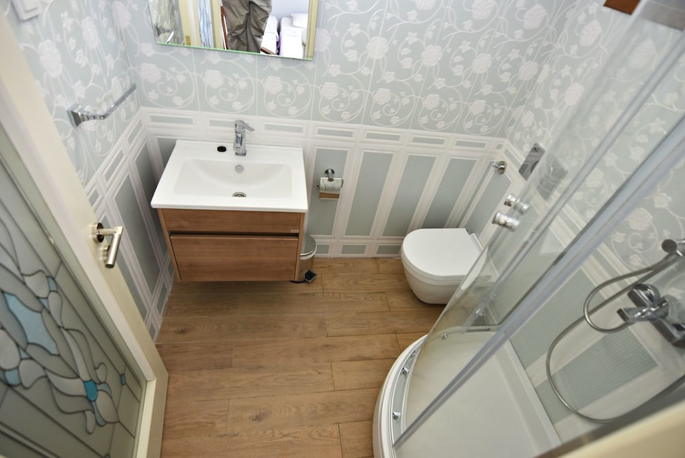 Standard Double or Twin Room, 1 King Bed photo 3