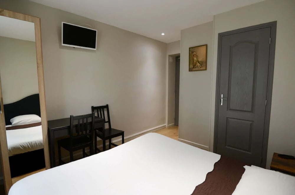 Single Room (douche et toilettes sur palier) photo 1