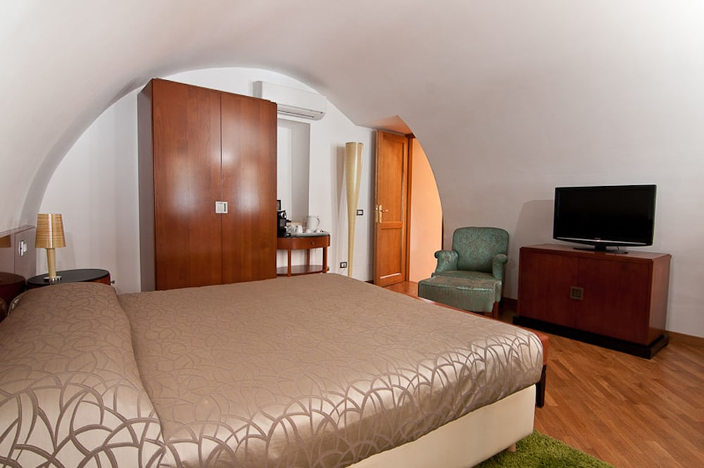 Royal Suite, Annex Building photo 2