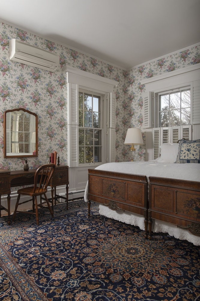Normandy Room photo 3