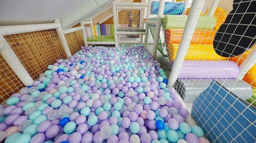 Room (Kids Private House) - Photo 10