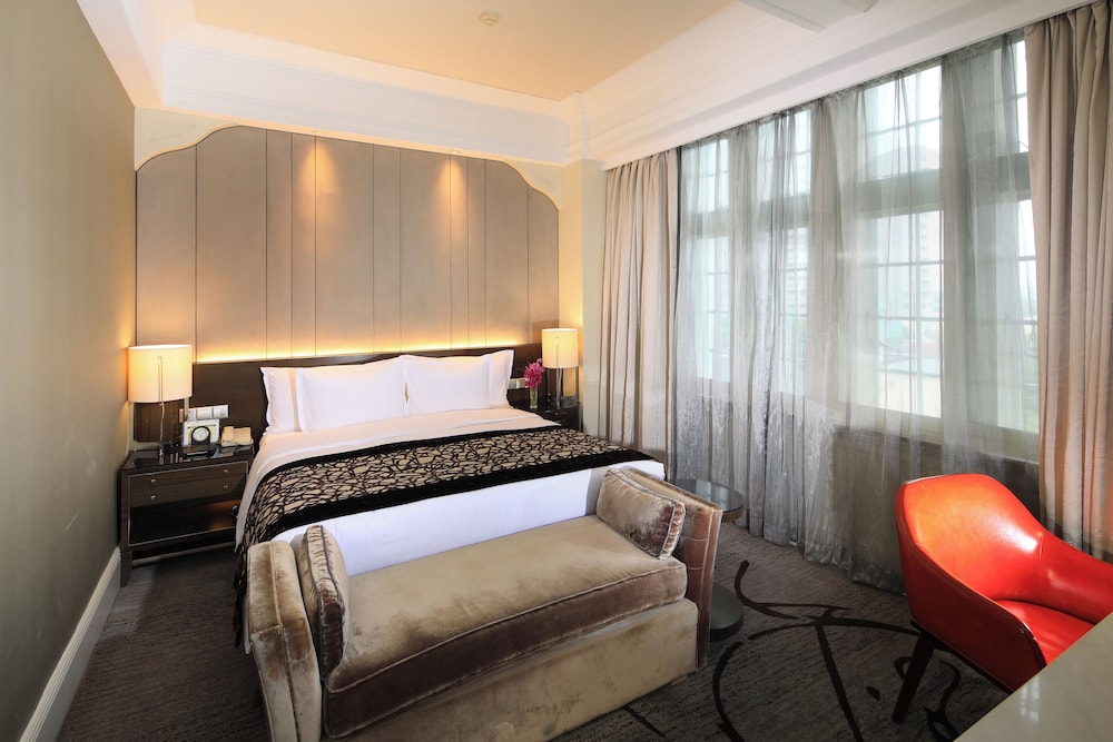 Cathay Building King Room No window