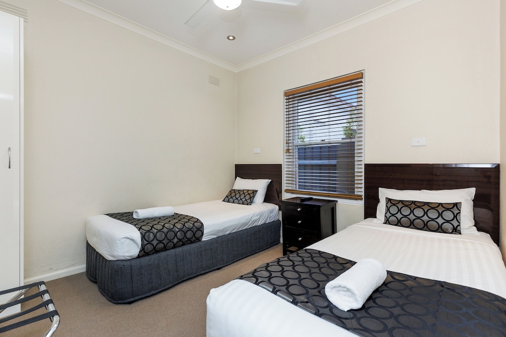 Executive 2 Bedroom Suite - Photo 3