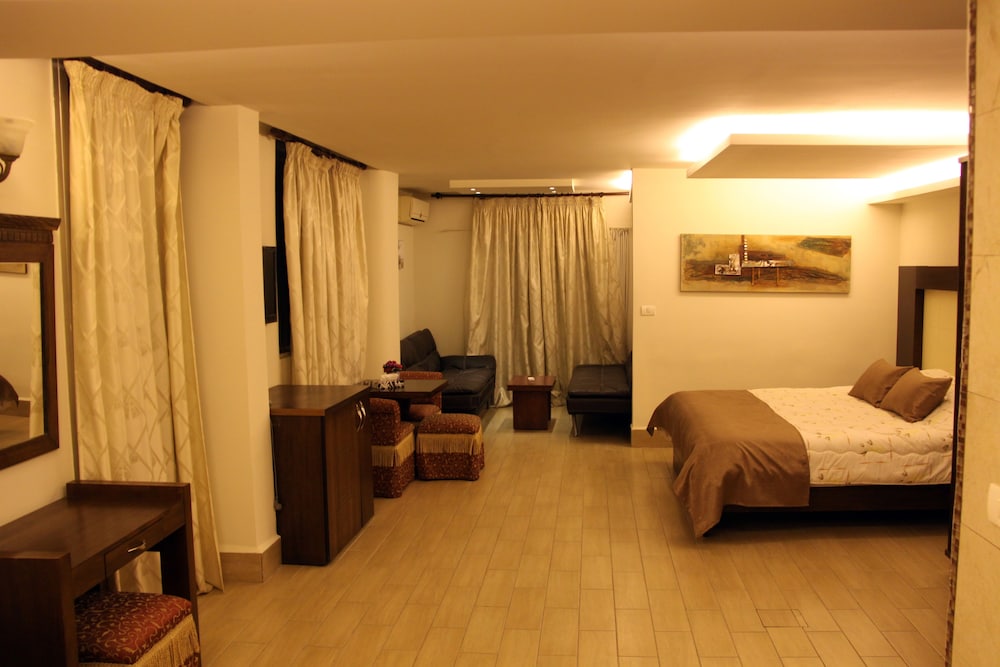 Deluxe Suite, Jetted Tub, Beach View photo 2