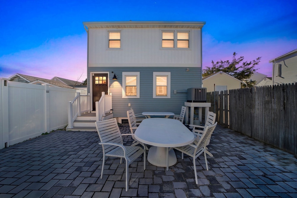 House, 2 Bedrooms