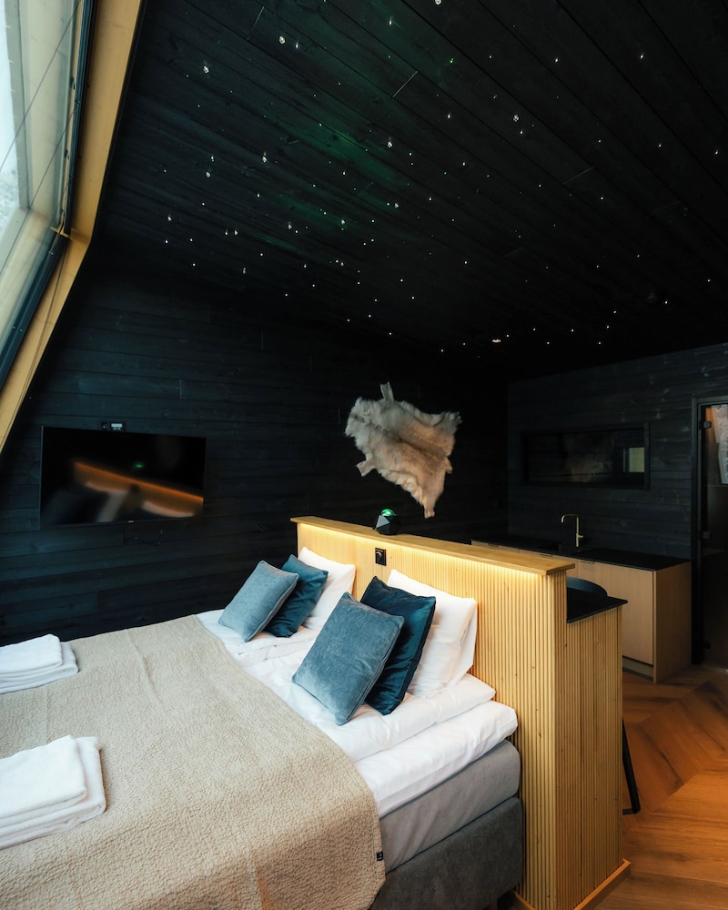 Glow Spa Chalets with Jacuzzi