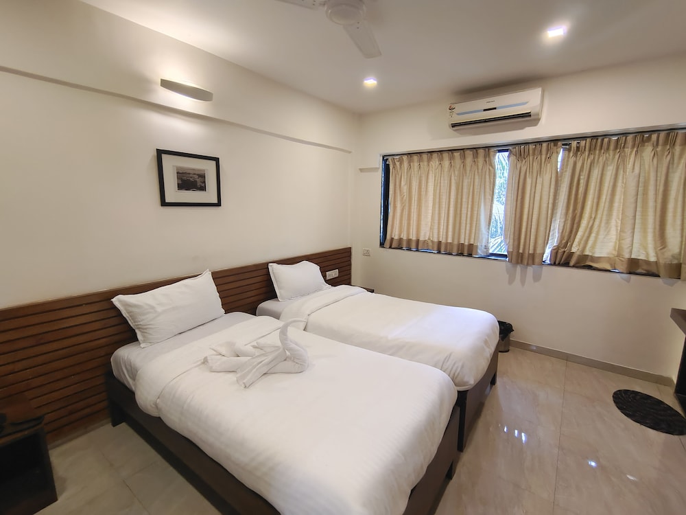 Deluxe Room - Photo 1