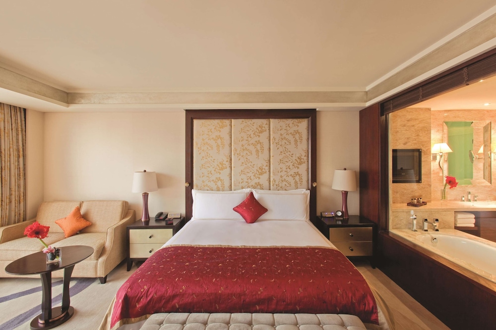 Fairmont Gold, Studio King Room - Photo 3