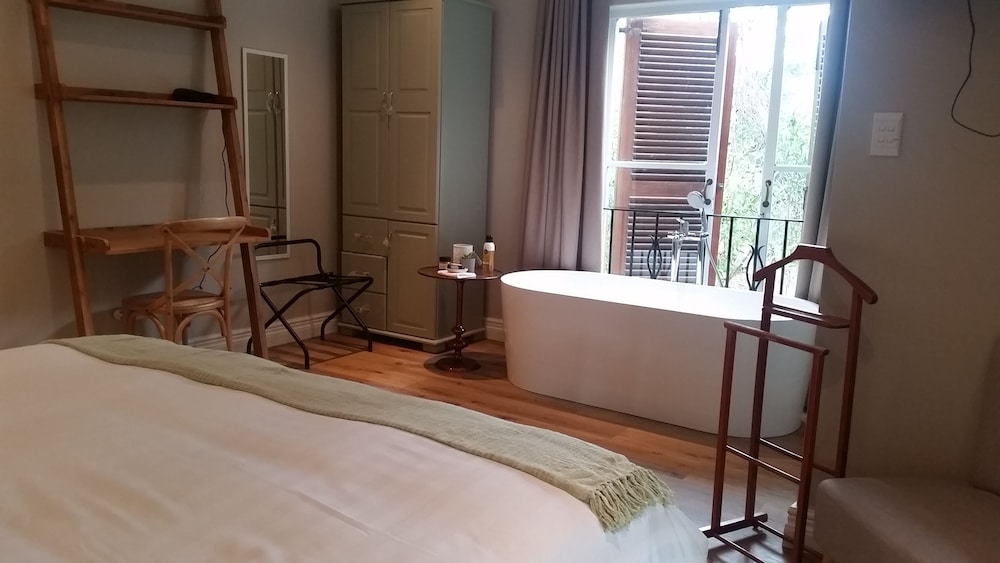 Honeymoon Suite photo 3