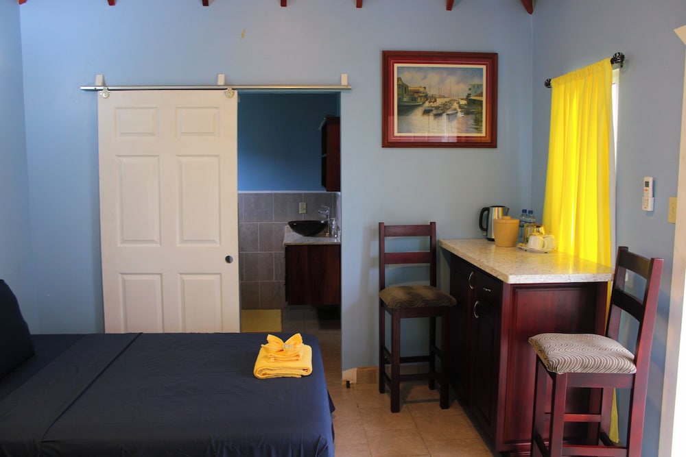 Economy Quadruple Room photo 3