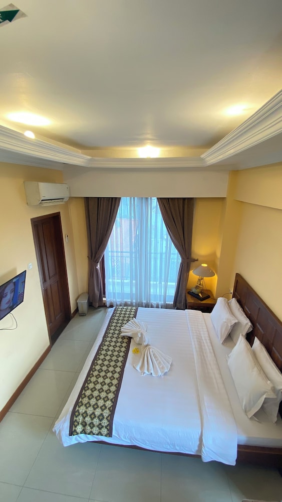 Deluxe Double or Twin Room