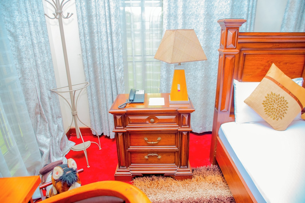 Luxury Suite, Garden View, Garden Area photo 3