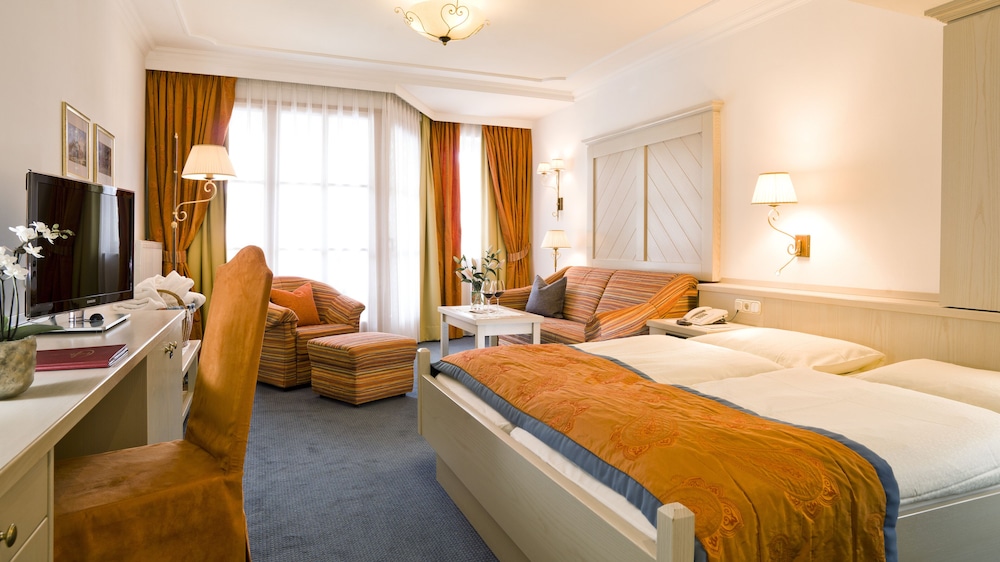 Standard Double or Twin Room, Balcony photo 3