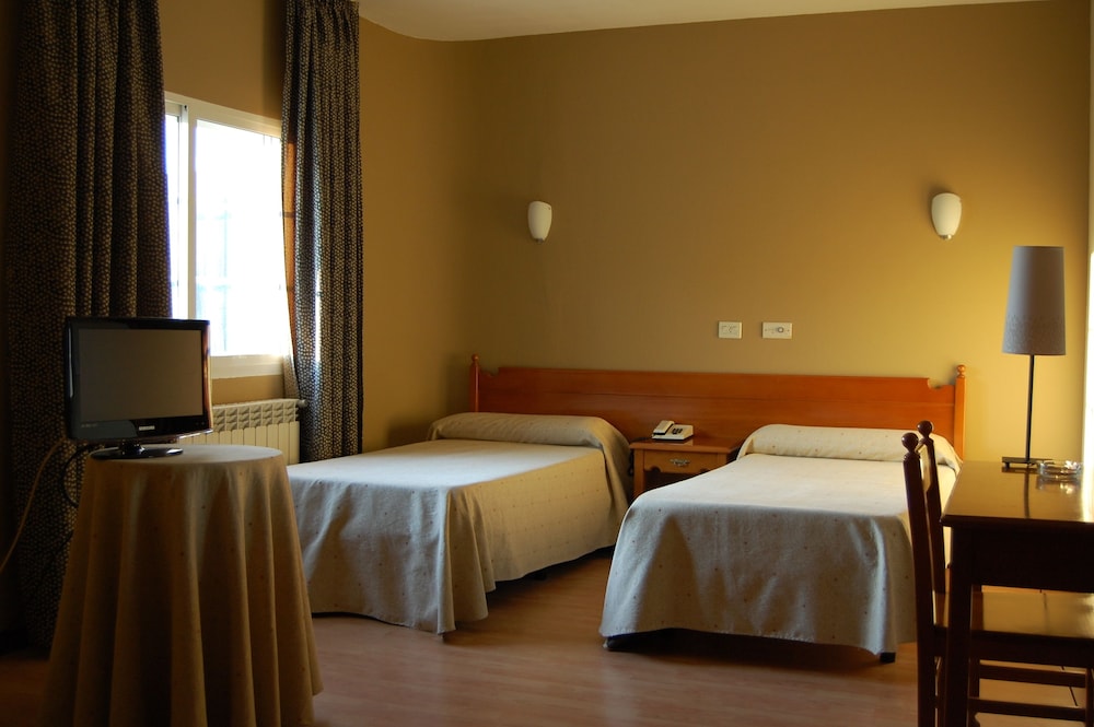 Standard Double Room - Photo 4